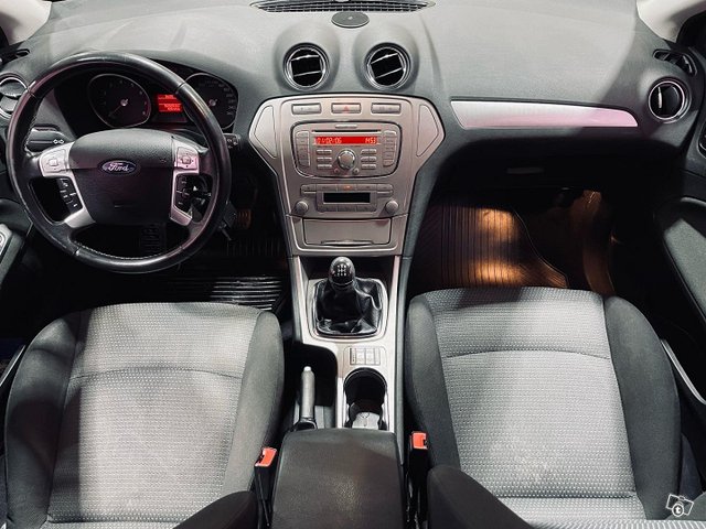 Ford Mondeo 12