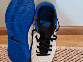 Nike sisäpelikengät 38, Pallopelit, Urheilu ja ulkoilu, Lappeenranta, Tori.fi Nike sisäpelikengät 38, Pallopelit, Urheilu ja ulkoilu, Lappeenranta, Tori.fi