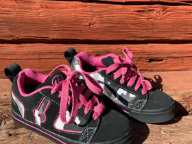 Heelys skate shoes koko 33, Rullaluistelu ja skeittaus, Urheilu ja ulkoilu, Vaasa, Tori.fi Heelys skate shoes koko 33, Rullaluistelu ja skeittaus, Urheilu ja ulkoilu, Vaasa, Tori.fi