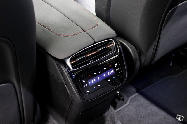 Mercedes-Benz EQS SUV 24