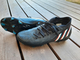 Adidas nappikset koko 40 2/3, Jalkapallo, Urheilu ja ulkoilu, Hämeenlinna, Tori.fi Adidas nappikset koko 40 2/3, Jalkapallo, Urheilu ja ulkoilu, Hämeenlinna, Tori.fi