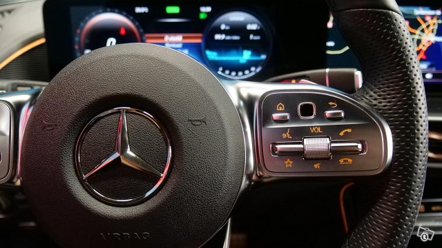 Mercedes-Benz EQC 14