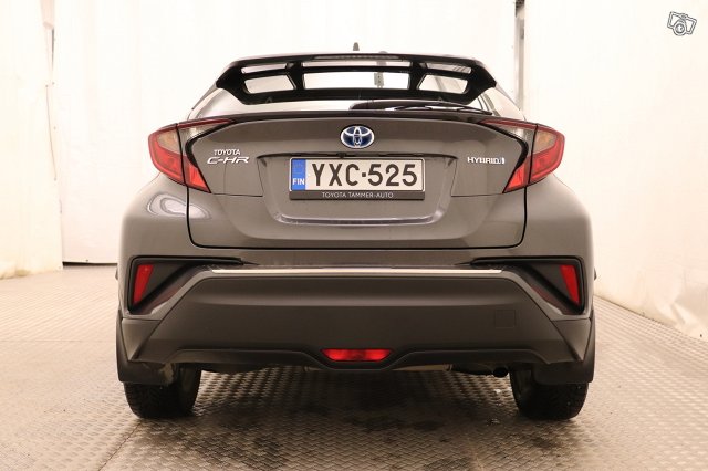 Toyota C-HR 4