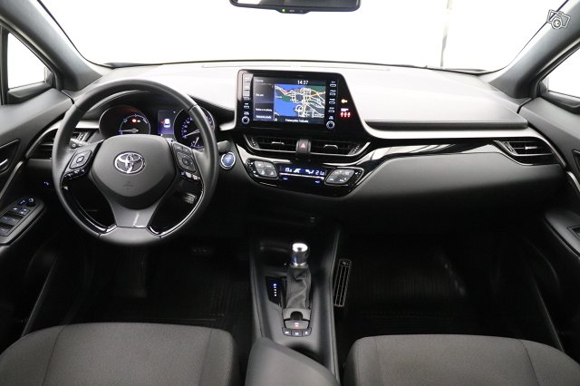 Toyota C-HR 9
