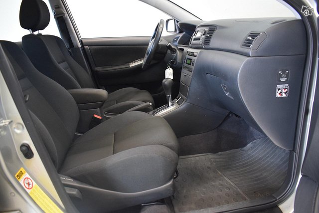 Toyota Corolla 13