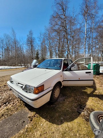 Nissan Sunny, kuva 1