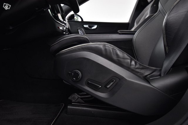 VOLVO XC60 19