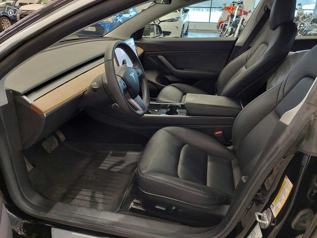 Tesla Model 3 7