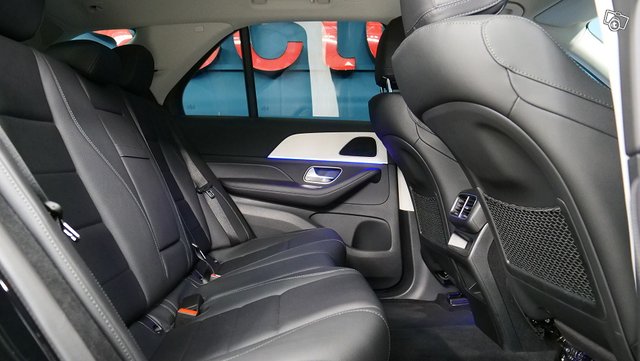 Mercedes-Benz GLE 8