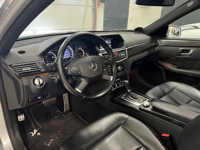 Mercedes-Benz E 9