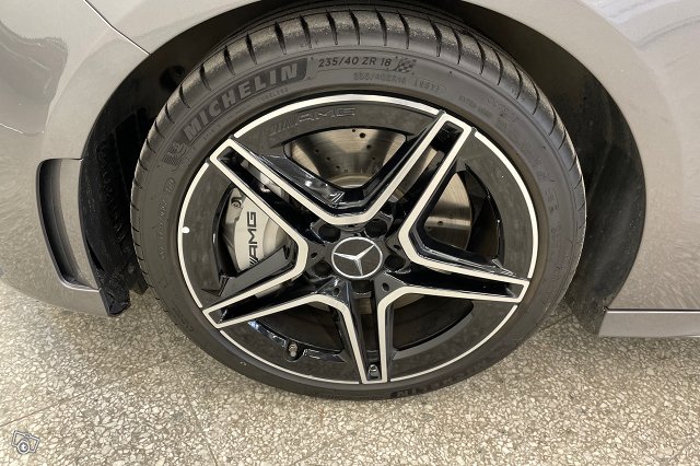 MERCEDES-BENZ A 35 AMG 15