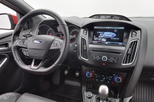 Ford Focus 9