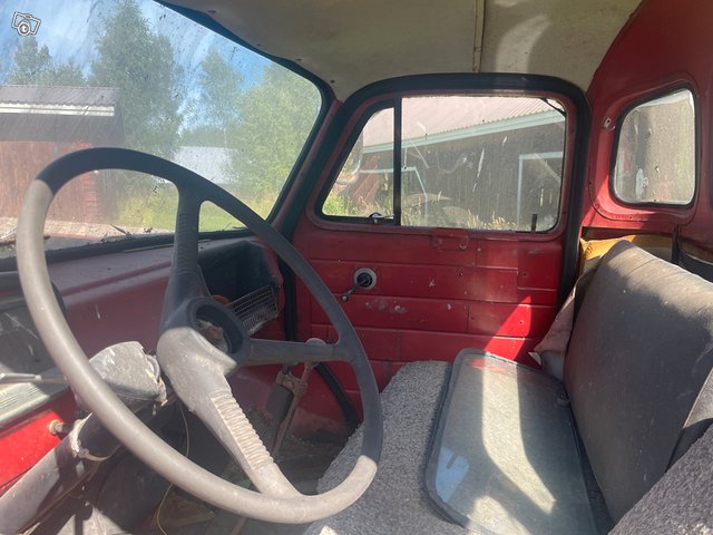 BEDFORD vanha kuorma-auto 70-luvulta 4