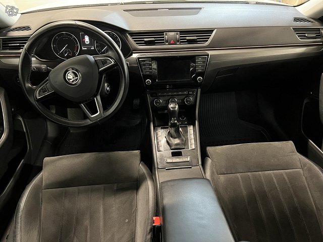 Skoda Superb 8