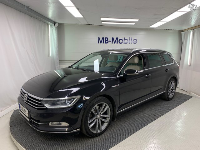 VOLKSWAGEN Passat