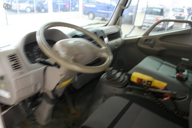 Toyota Dyna 10