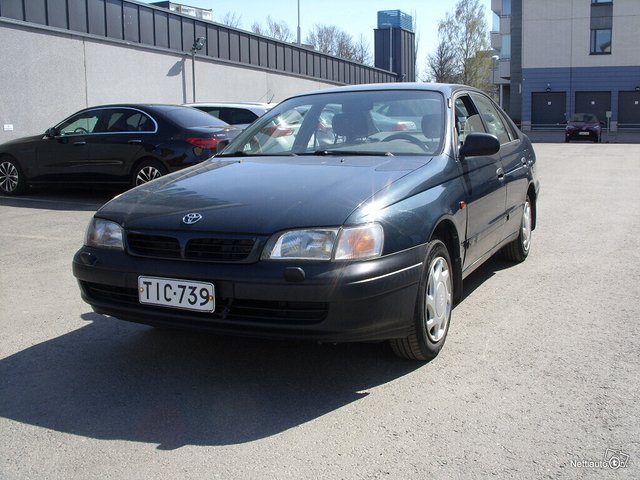 Toyota Carina E, kuva 1