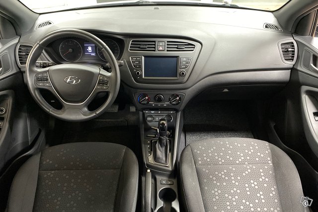 HYUNDAI I20 Hatchback 10