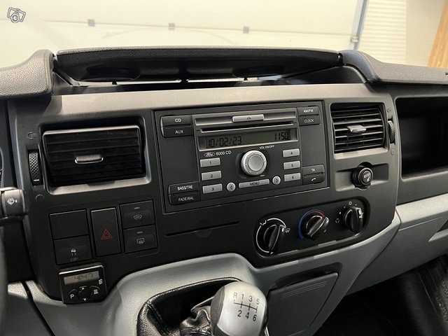 Ford Transit 9