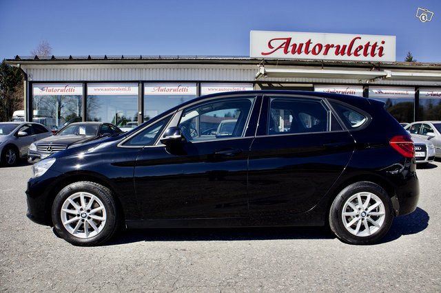 BMW 218d 8