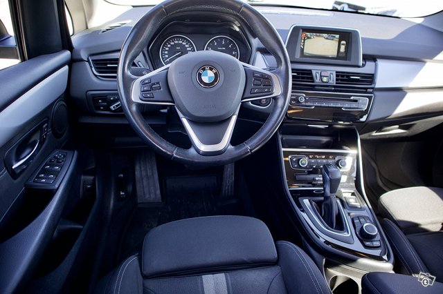 BMW 218d 13