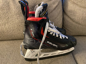 Bauer Vapor 3X Pro INT Jääkiekkoluistimet, F2, 4.5, Jääkiekko ja luistelu, Urheilu ja ulkoilu, Rovaniemi, Tori.fi Bauer Vapor 3X Pro INT Jääkiekkoluistimet, F2, 4.5, Jääkiekko ja luistelu, Urheilu ja ulkoilu, Rovaniemi, Tori.fi
