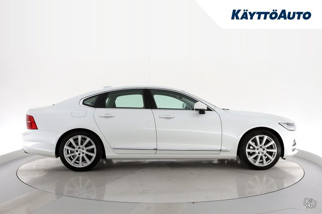 VOLVO S90 5