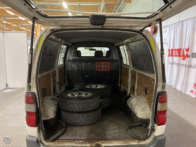 Toyota Hiace 5