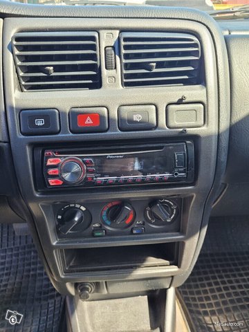 Nissan Almera 16