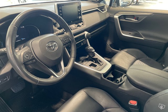 Toyota RAV4 10