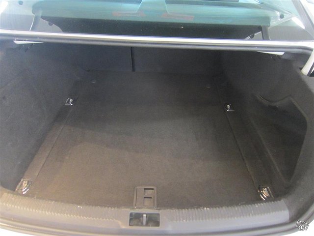 Audi A4 16