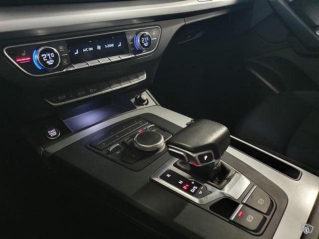 AUDI Q5 7