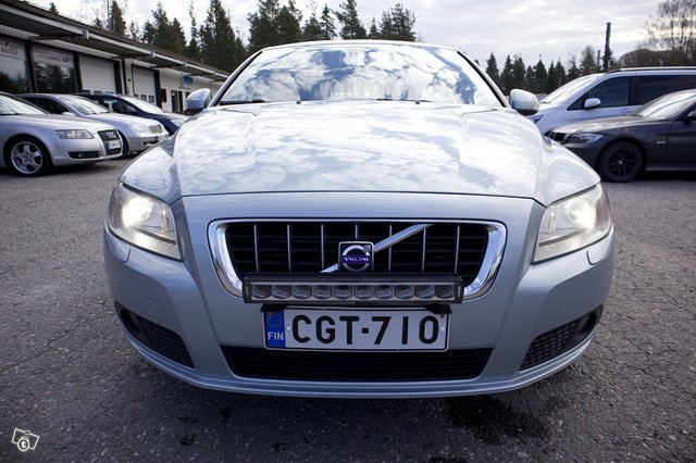 Volvo V70 2