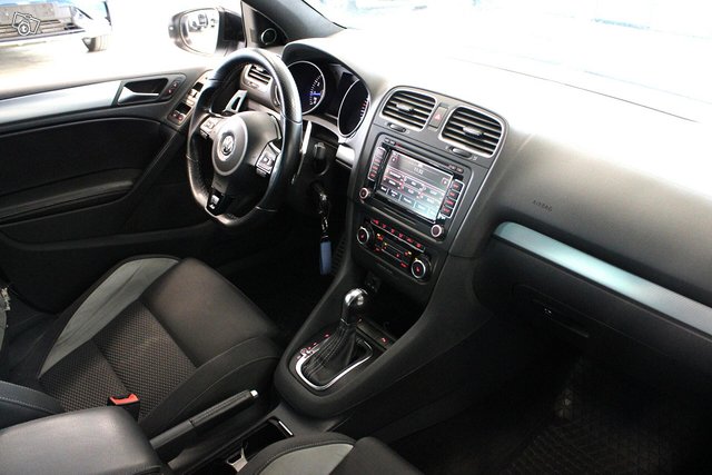 Volkswagen Golf 12