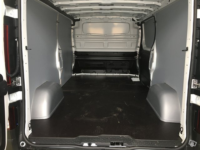 Renault TRAFIC 8