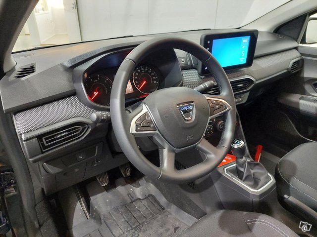 DACIA SANDERO 8