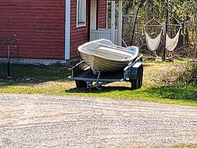 Tasaperä soutuvene, kuva 1