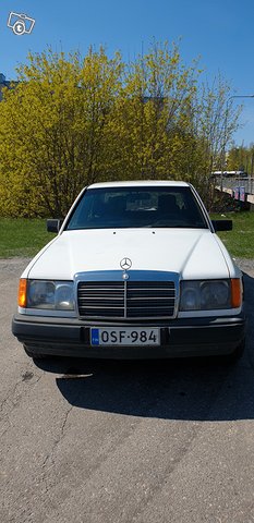 Mercedes-Benz E-sarja, kuva 1