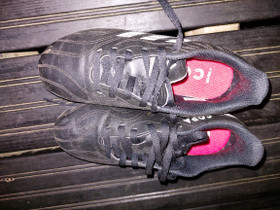 Nappikset adidas copa, koko 33, Jalkapallo, Urheilu ja ulkoilu, Hattula, Tori.fi Nappikset adidas copa, koko 33, Jalkapallo, Urheilu ja ulkoilu, Hattula, Tori.fi