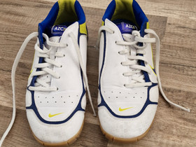 Nike sisäpelikengät, koko 40,5, Pallopelit, Urheilu ja ulkoilu, Kajaani, Tori.fi Nike sisäpelikengät, koko 40,5, Pallopelit, Urheilu ja ulkoilu, Kajaani, Tori.fi