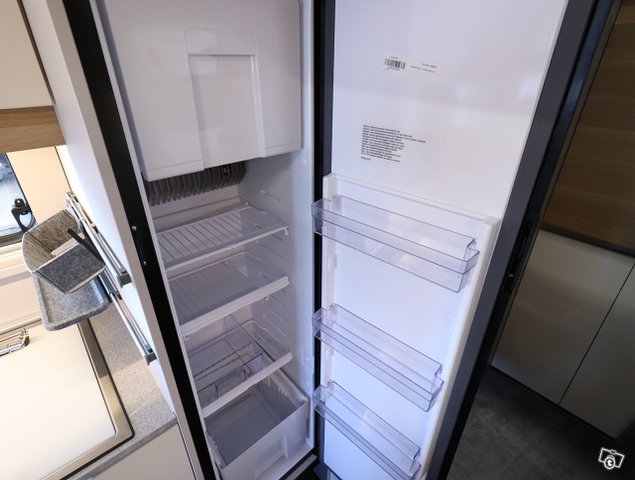 Adria Adora 9
