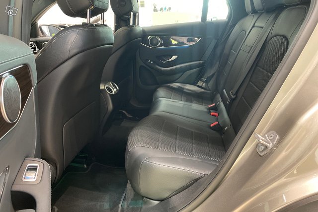 MERCEDES-BENZ GLC 11