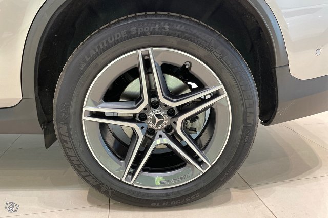 MERCEDES-BENZ GLC 13