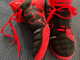 Unihoc maalivahdin kengät 39, Pallopelit, Urheilu ja ulkoilu, Sodankylä, Tori.fi Unihoc maalivahdin kengät 39, Pallopelit, Urheilu ja ulkoilu, Sodankylä, Tori.fi