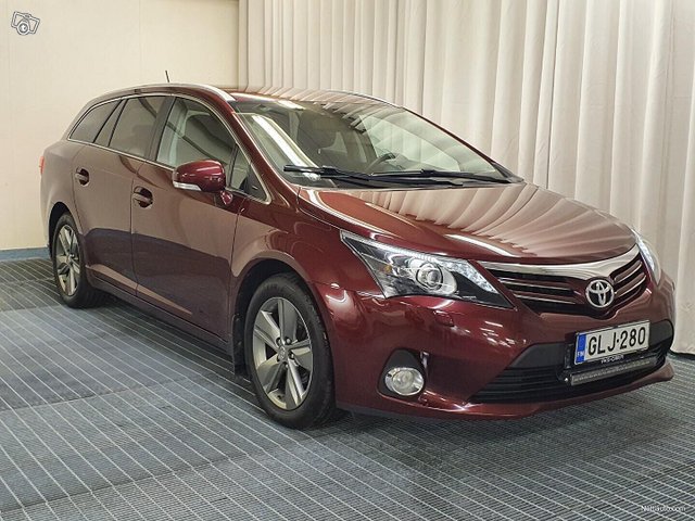Toyota Avensis 2