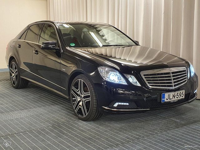 Mercedes-Benz E 2