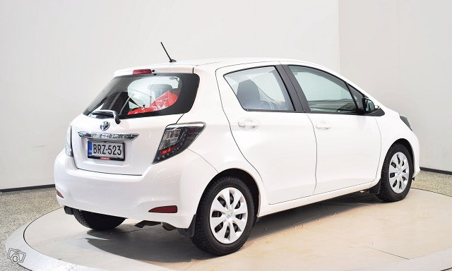 Toyota Yaris 5