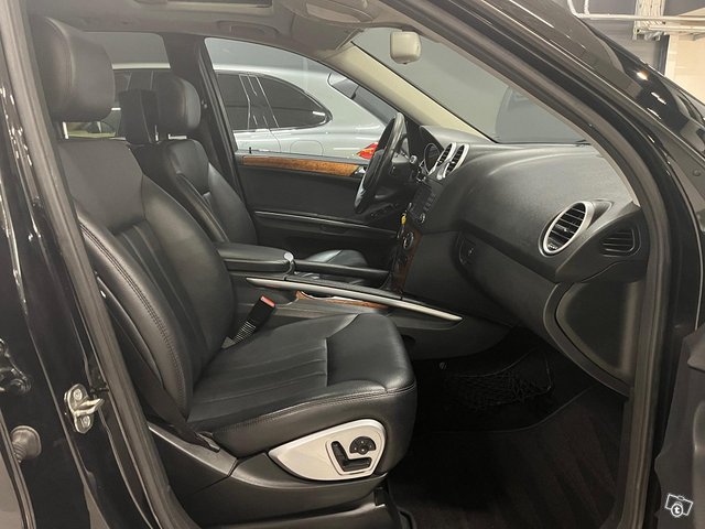 Mercedes-Benz ML 9