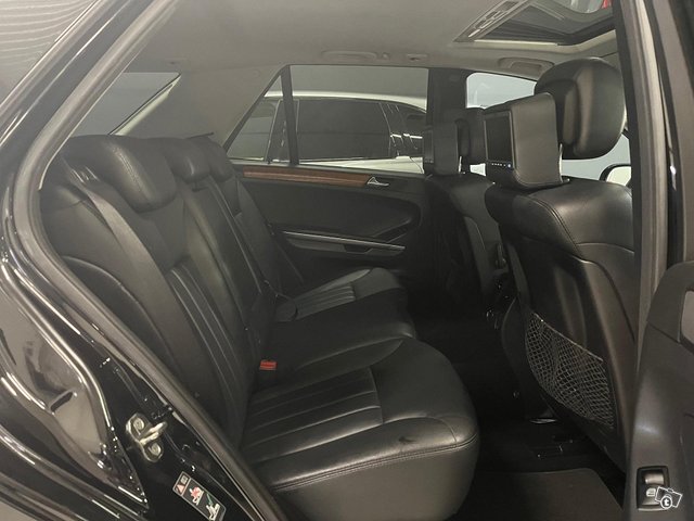 Mercedes-Benz ML 11
