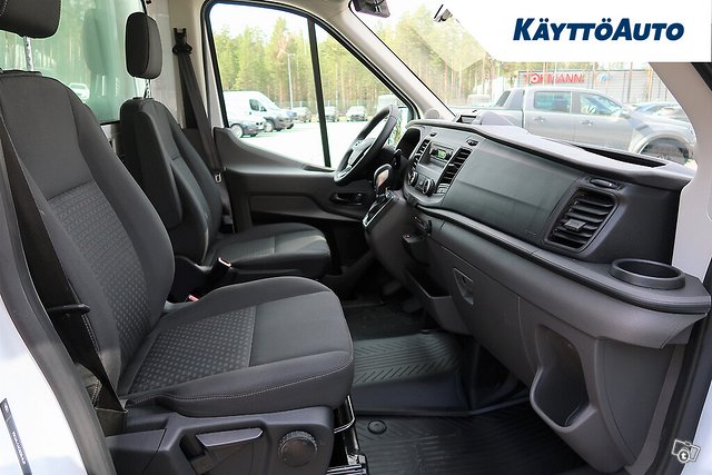 Ford Transit 8
